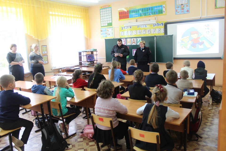 Сотрудники МО МВД России «Ковернинский» посетили учащихся Горевской средней школы Ковернинского района