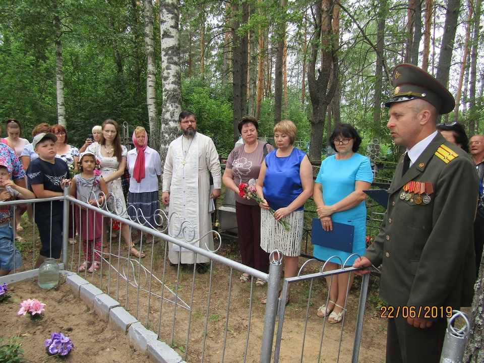 Памяти павших будем достойны